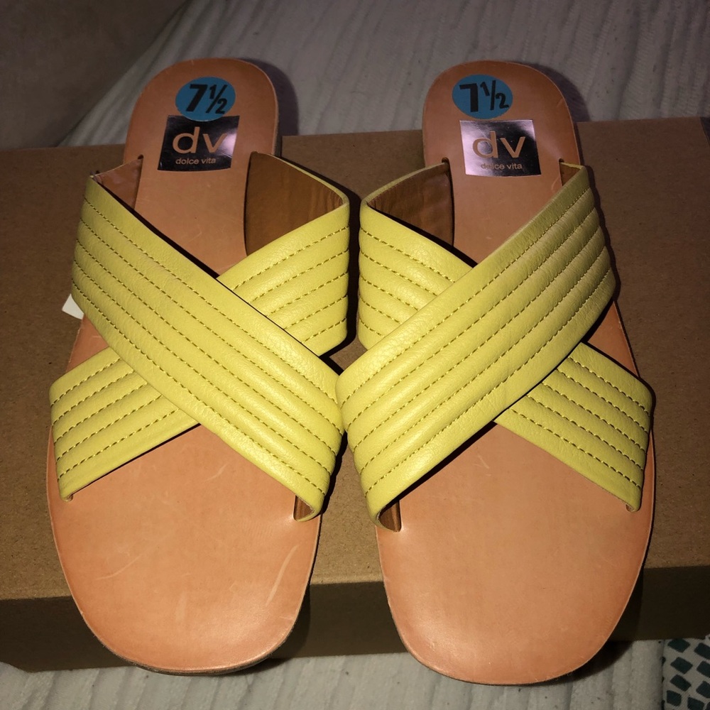 Dolce vita sandals